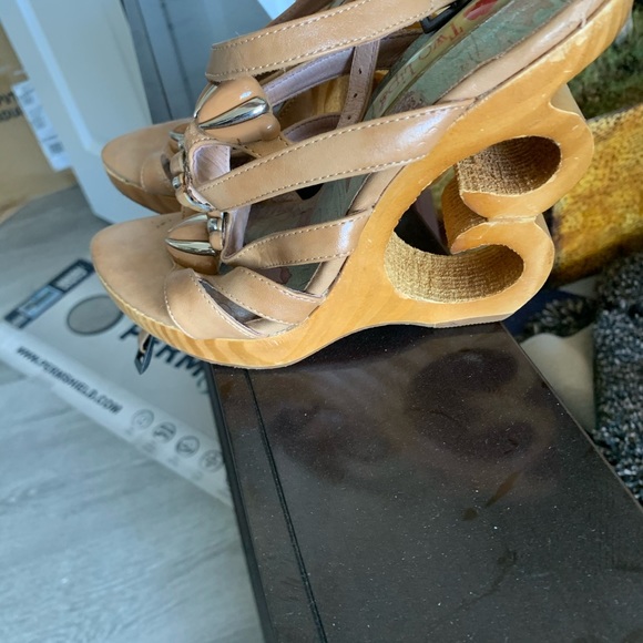 Sandals - Picture 2 of 4